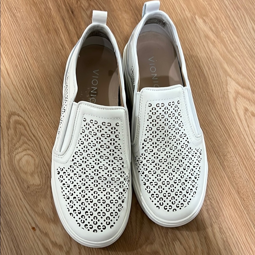 Vionic Women's White Slip-On Shoes